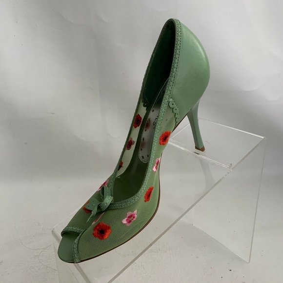 New BCBG Docre mesh floral embroidery pump 6M - Picture 4 of 8